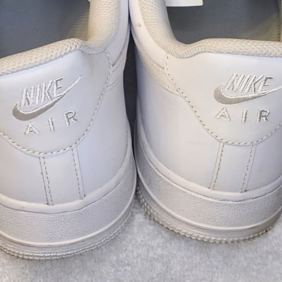 White Air Force 1 '07 - Picture 4 of 5